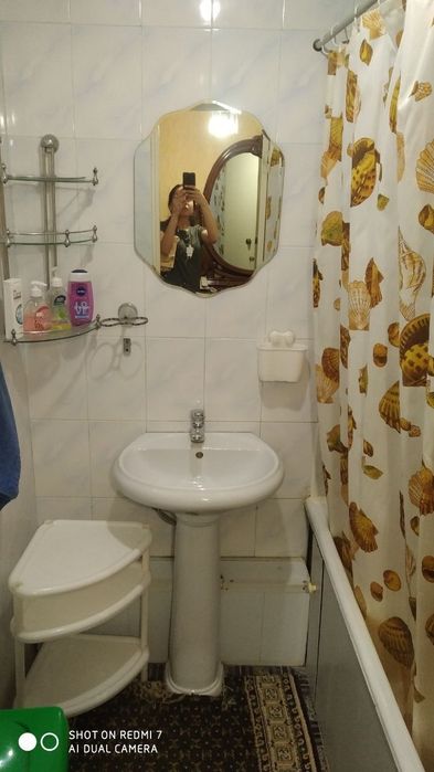 Продам свою двухкомнатную квартиру, в центре города.