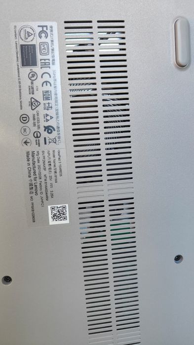 Vand laptop Lenovo IdeaPad 3 15ARE05 pentru piese de schimb