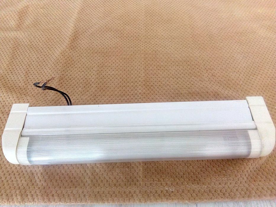 Луминисцентна лампа 8 W