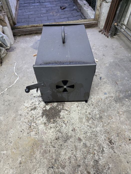 Vand focar metalic pentru afumatoare