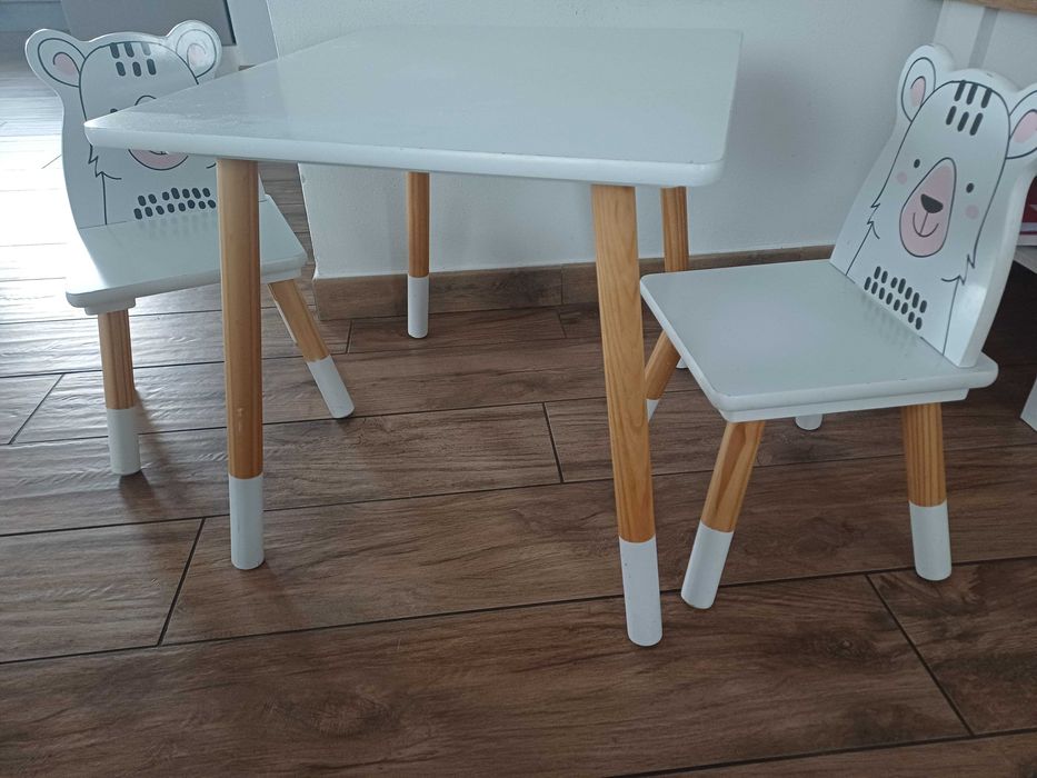 Masa cu doua scaune pentru copil