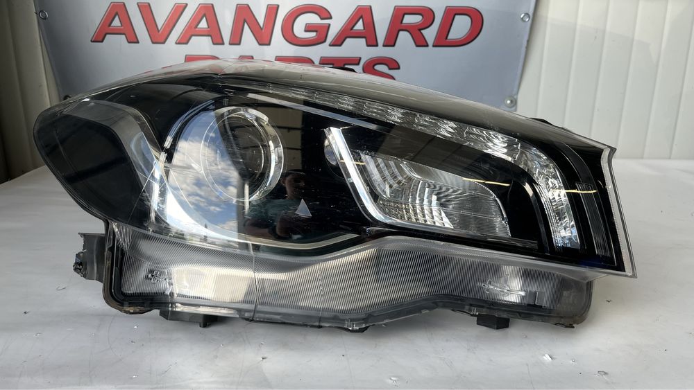 3 броя десен и 2 брой ляв фар Suzuki SX4 S Cross 2013-