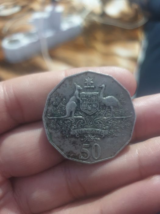 Moneda veche elizabeth a 2 a din 2001