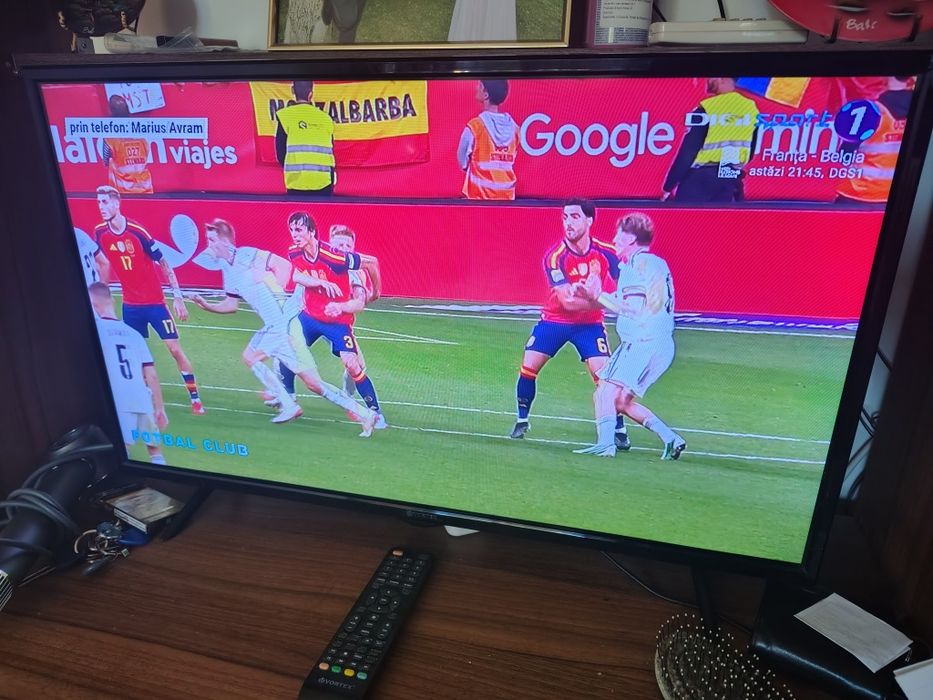 Vând 2 televizoare LED 81 CM