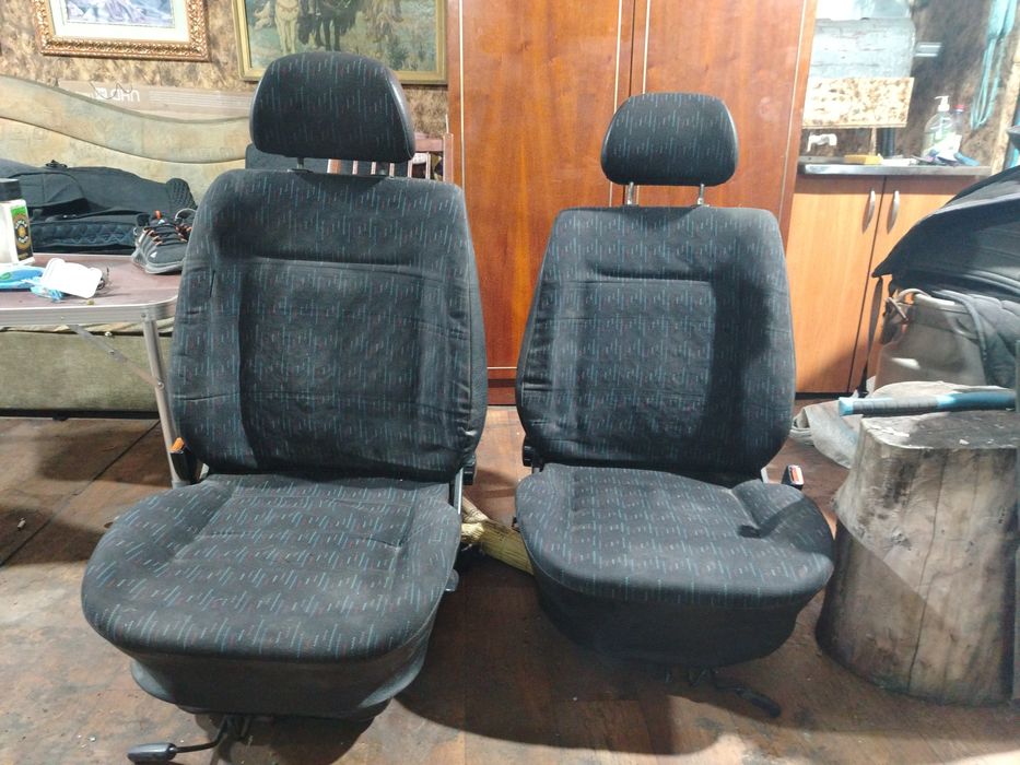 Продам Сиденья гольф3