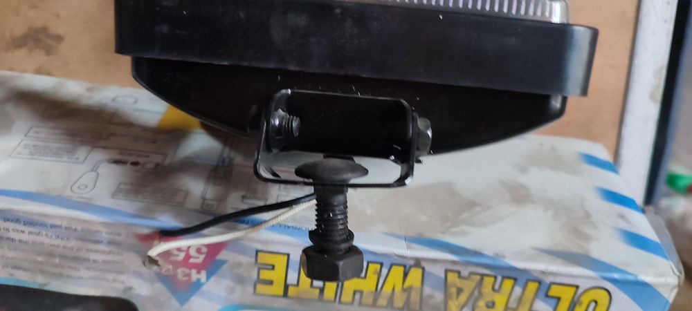 Продам противотуманные фары два вида