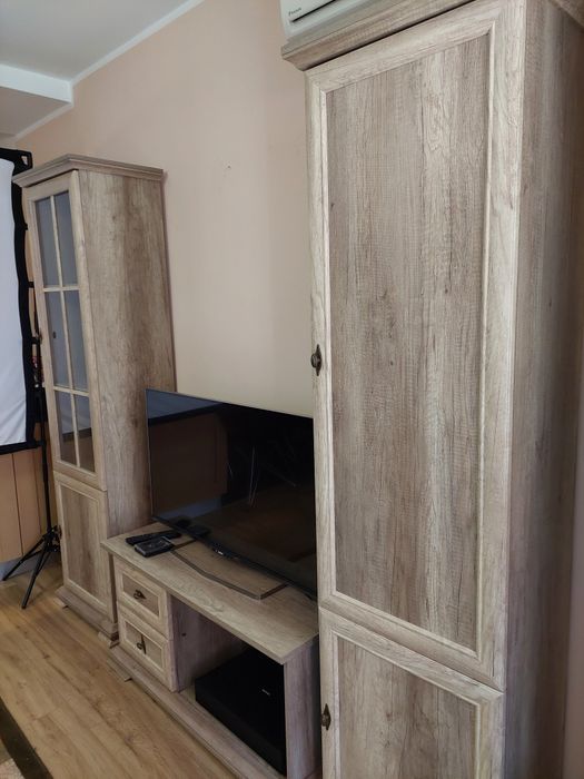 Холна секция с телевизор