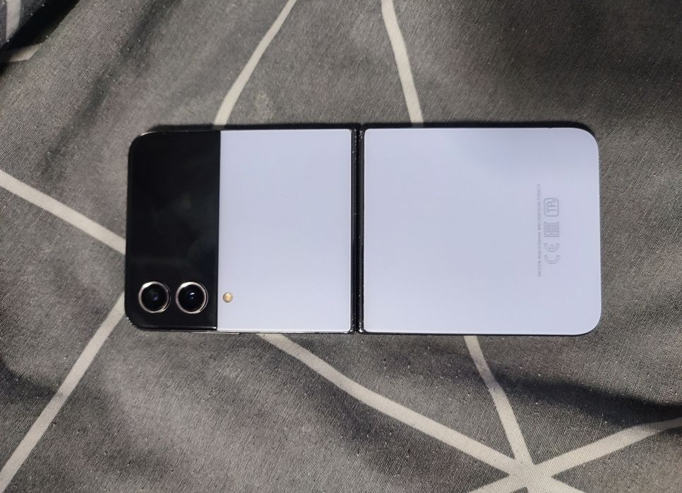 Samsung Z Flip 4 256gb