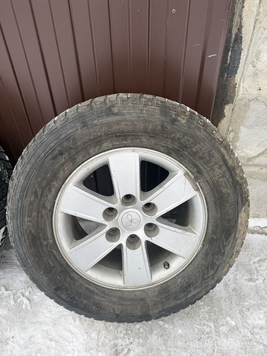 Продам колеса паджеро 4