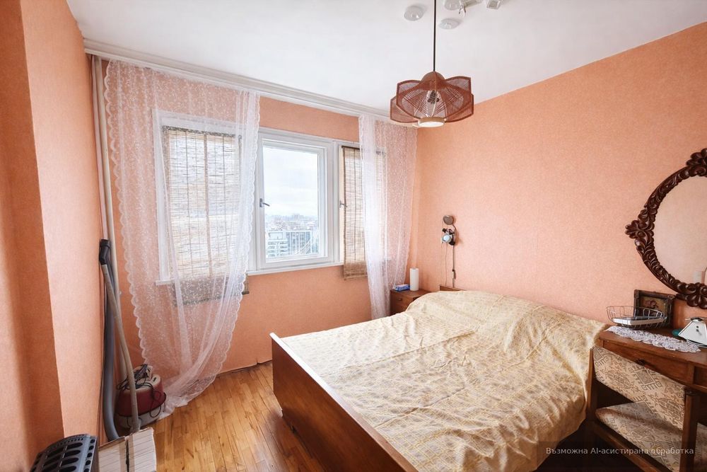 Тристаен апартамент в жк. Христо Смирненски