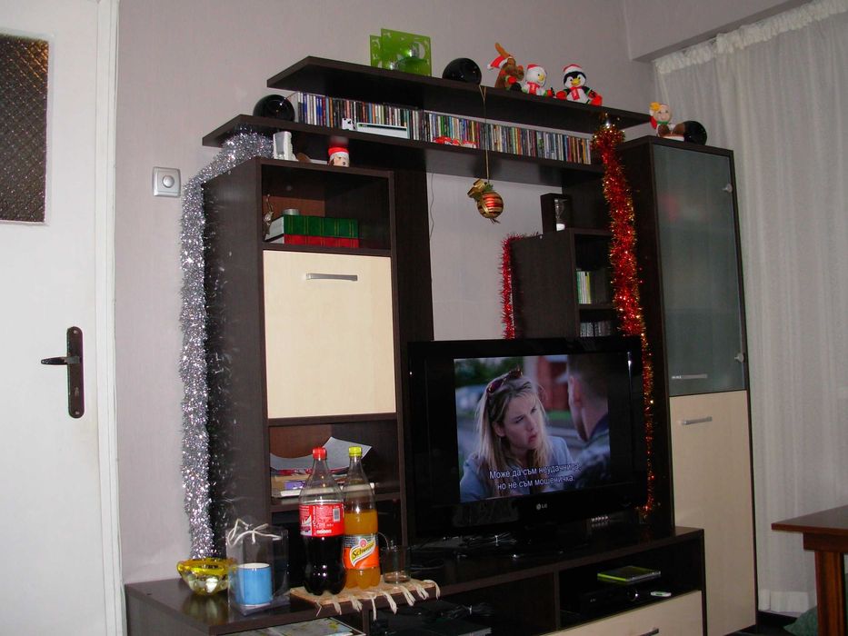 Продавам мебели от една серия