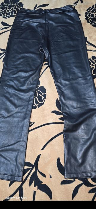 Blugii din piele purtați putin timp