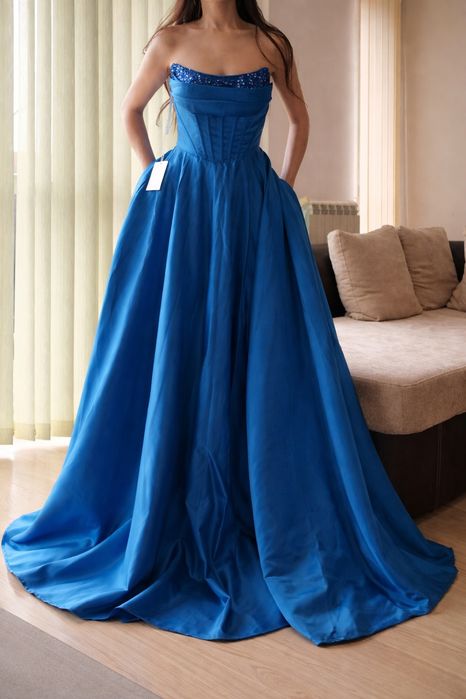 Нова дамска  абитуриентска рокля