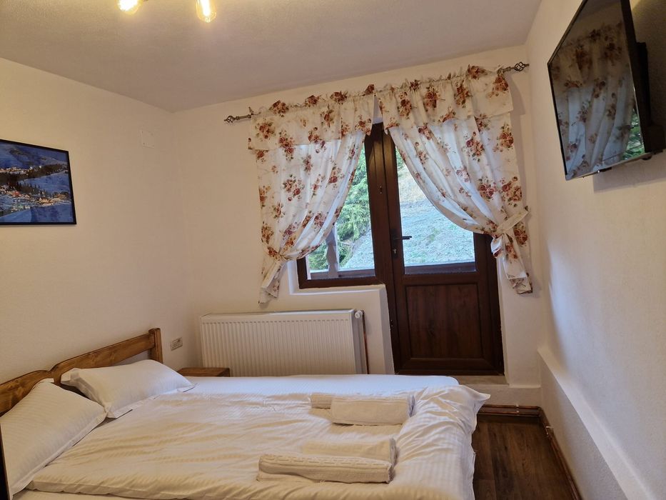 Casă cărămida la 150m de Pârtia M1 Rânca | Centrală Wi-Fi | Parcare