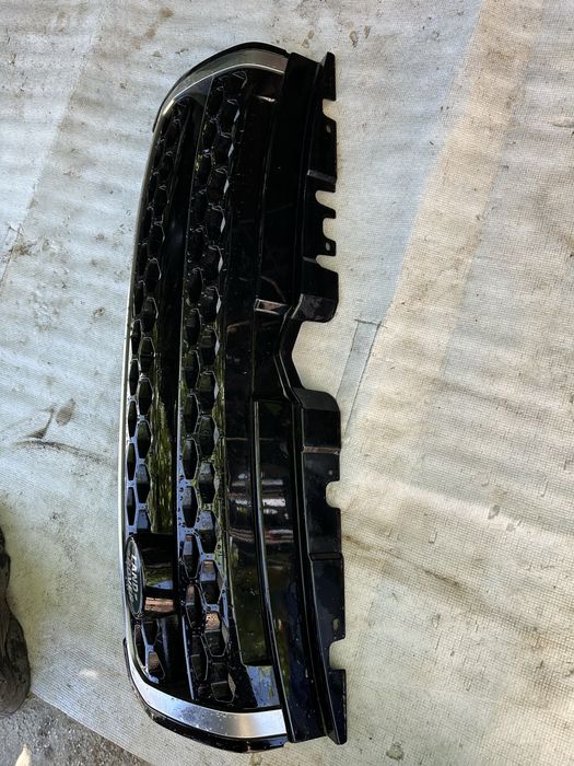Grilă radiator range rover evogue.cod:gj32-8l001-a.