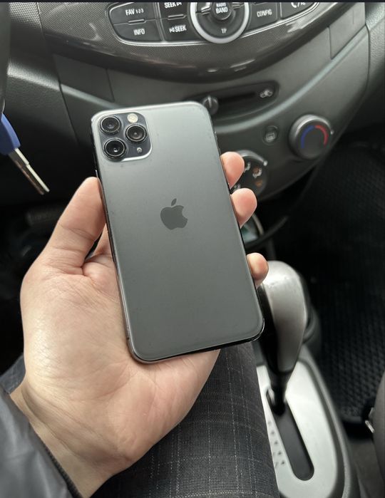 iPhone 11 pro sotiladi ideal sastayanasi