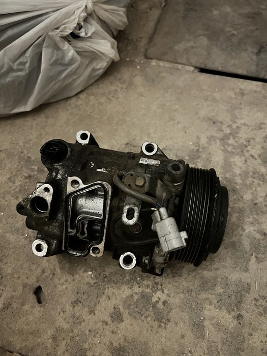 Компрессор кондиционера Toyota Sienna 3.5