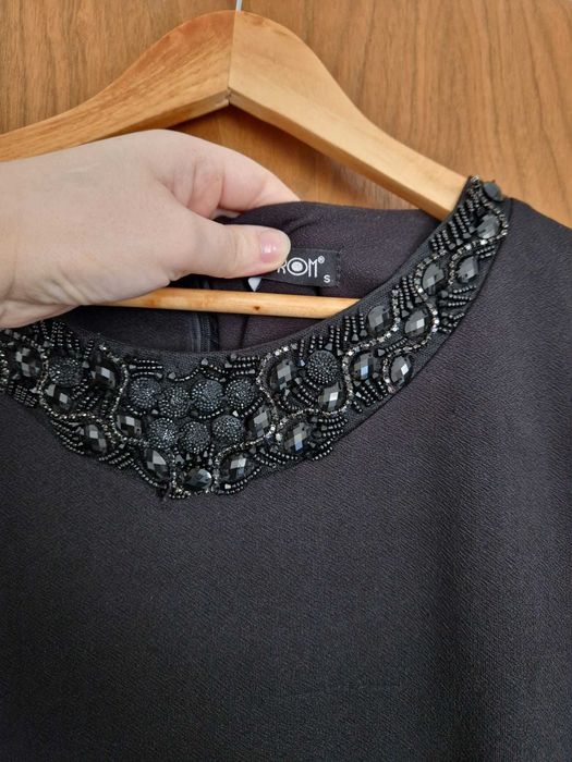Rochie eleganta de culoare neagra