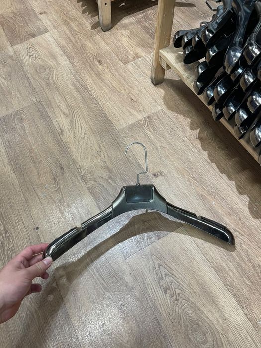 Продам вешалки для магазина одежды