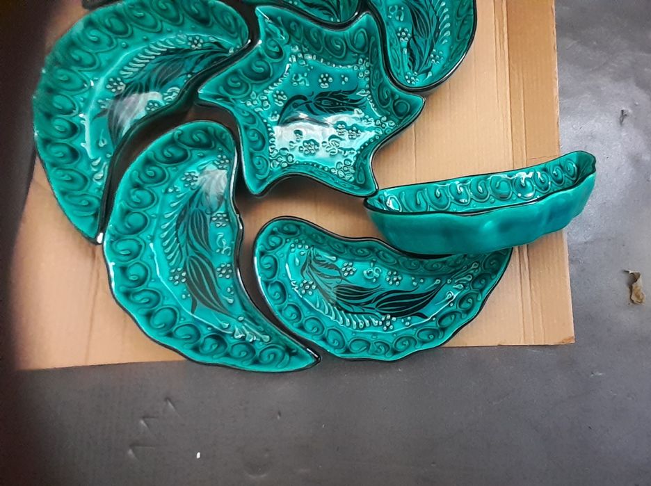 Чинии за ордьоври и лампа