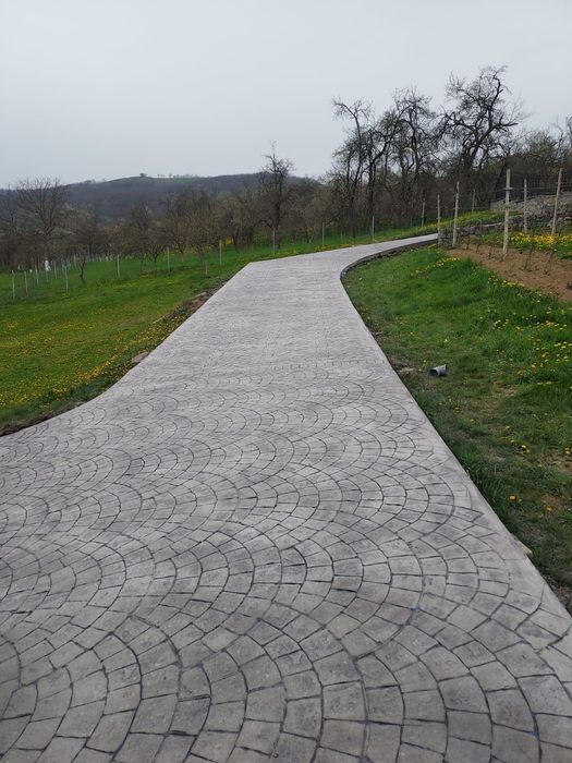 Beton amprentat, elicopterizat pavaj pavele ,casa gradina amenajări gard fundatie bordura construcții