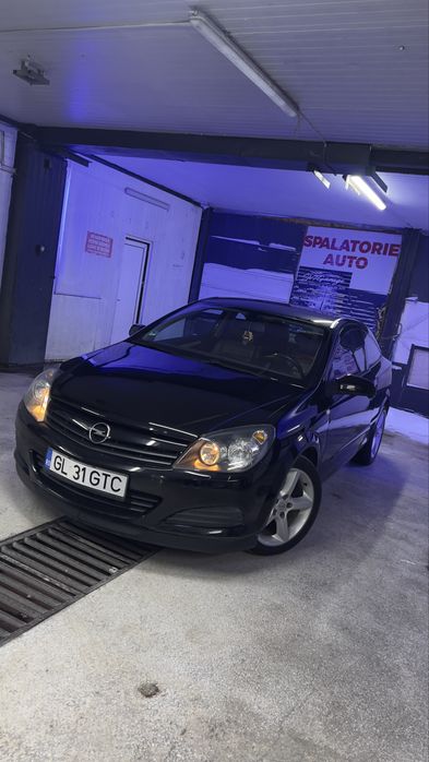 Opel Astra H GTC ( 1.6 Benzina )