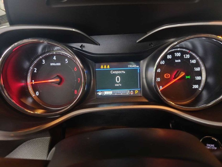 Продается Chevrolet Tracker 2024 года