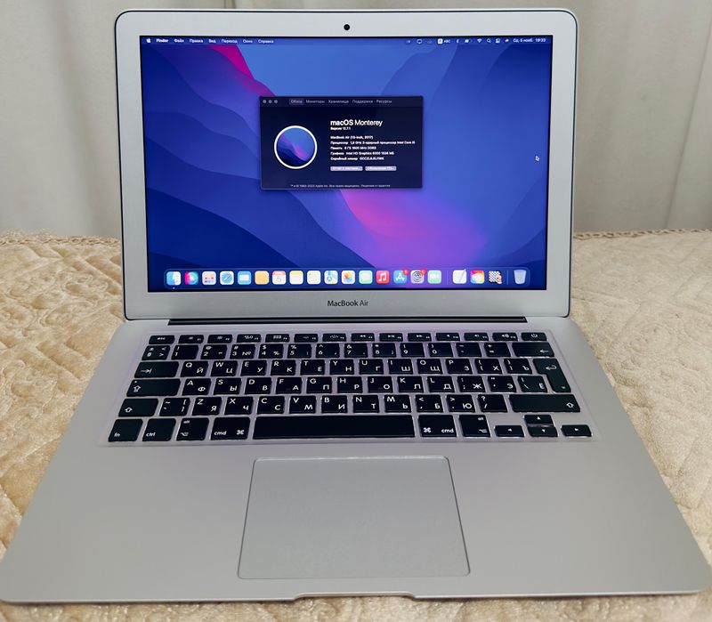 Продам MacBook Air 2017