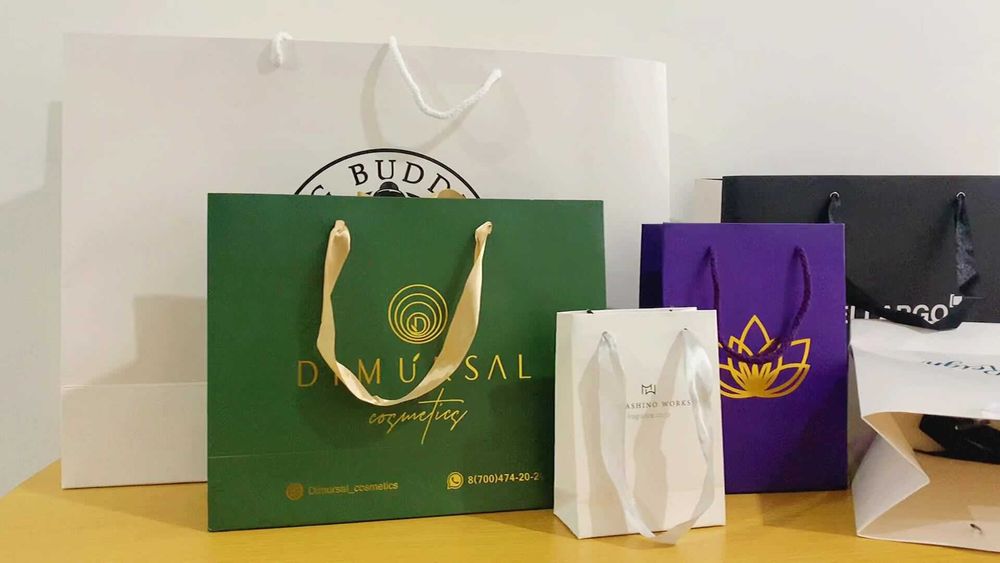 KARTON PAKET Brendingiz tushirilgan A4 KARTON PAKETLAR