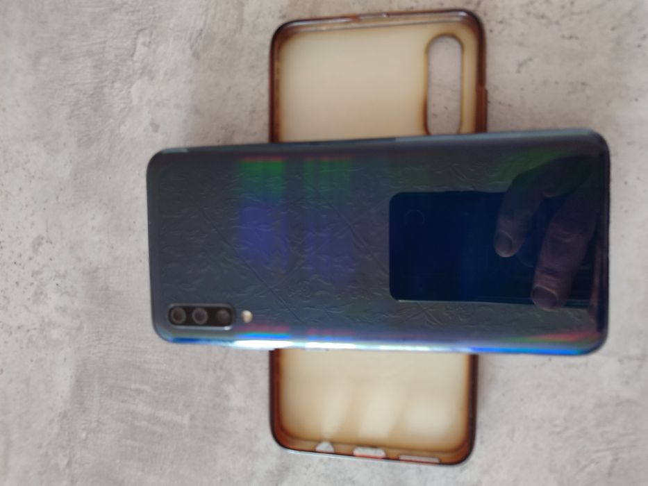 Самсунг а70 телефон