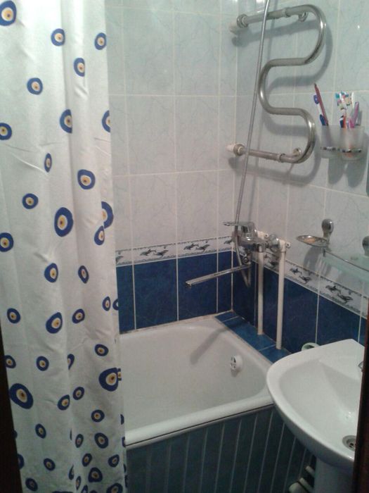 Юнусабад - 15 кв. 2/1/4 под ОФИС первая линия метро от Собственика