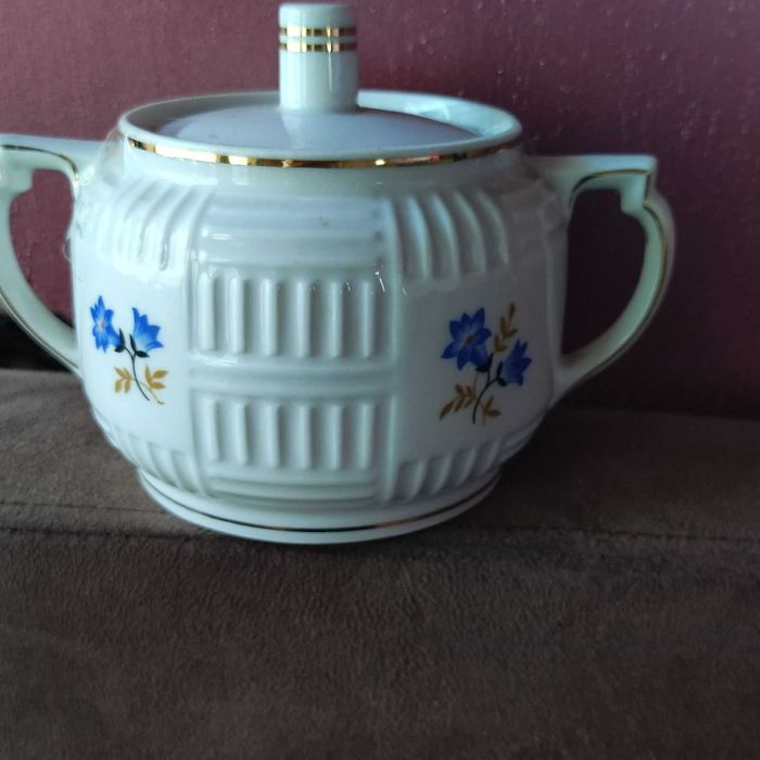 Порцеланова захарница