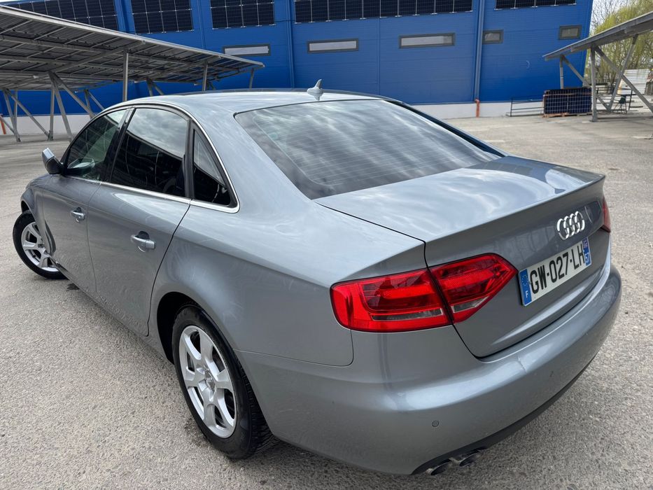 Audi A4 B8 2012 2.0 143cp/km reali(facturi invludiv distributie) fara daune