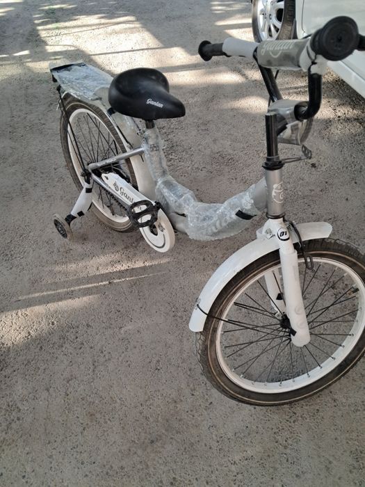 Yangi velosiped sotiladi