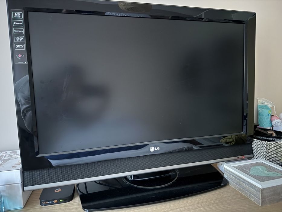 Телевизор LG 32LC42