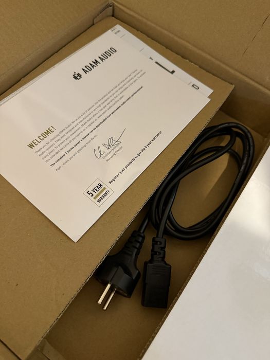 Monitoare audio Adam Audio T8V