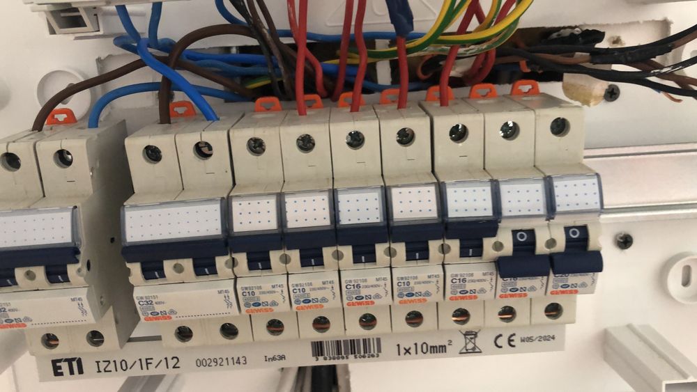 Electrician de urgență