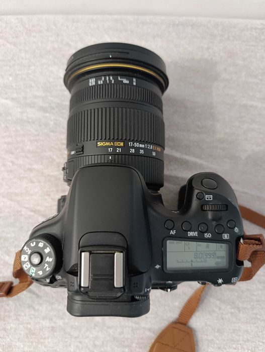 Фотоапарат Canon EOS 70D (на 28 617 кадъра) + обективи Sigma 17-50mm f/2.8 & Sigma 150mm f/2.8 Macro