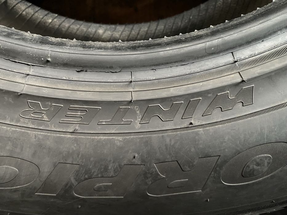 Шины 235/65/18 пара бу пирелли