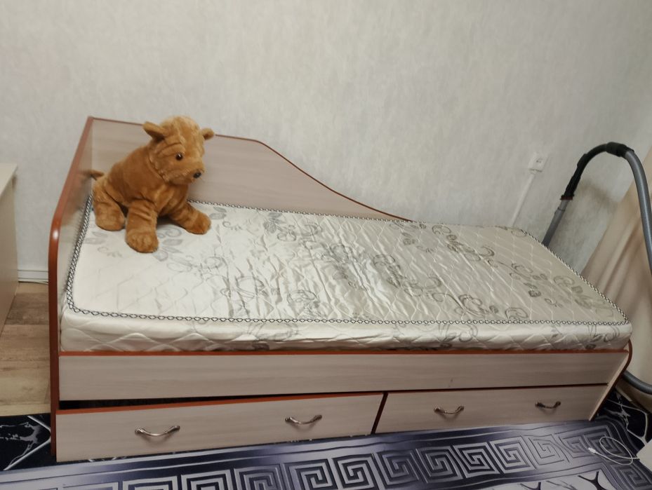 Продам кровать подростковый