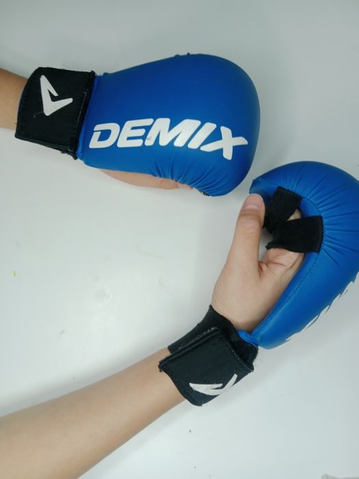 Боксерские перчатки DEMIX (синие)