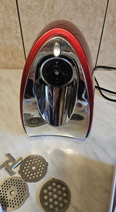 Masina de tocat Heinner