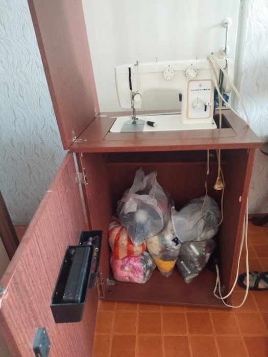 Продам швейную машинку и оверлок