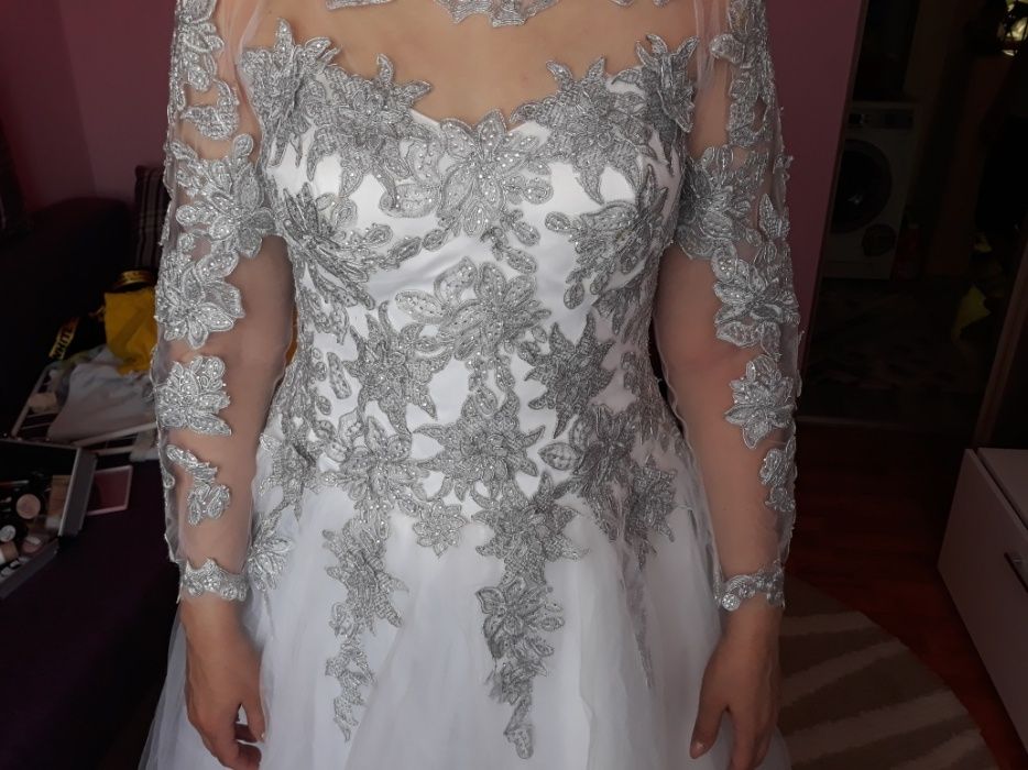 Rochie alba mireasa