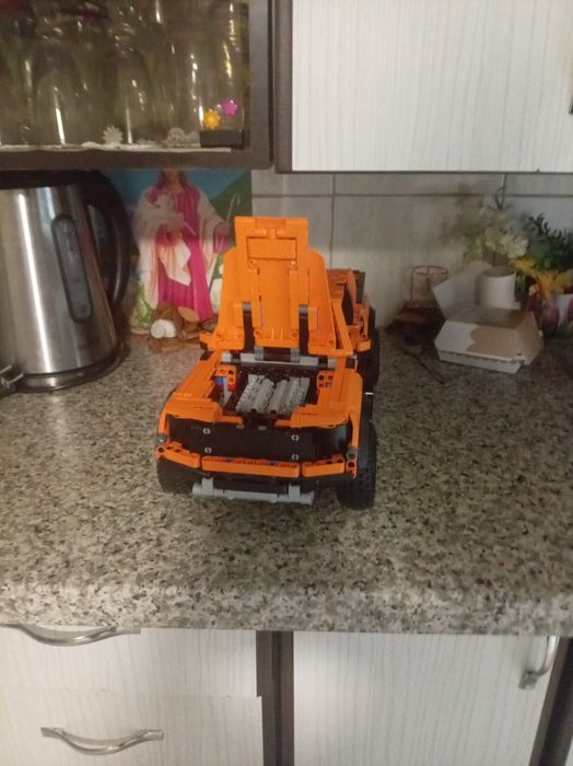 Vand lego tehnic  380 de lei negociabil este original