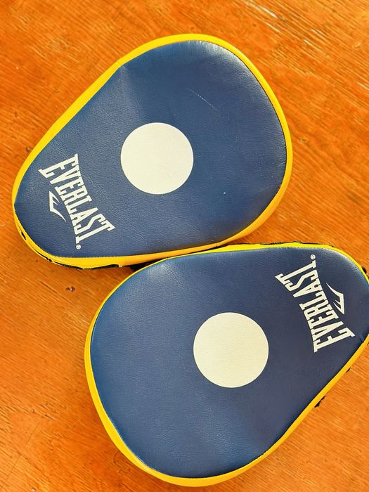 Перчатки и Лапка перчатка для бокса