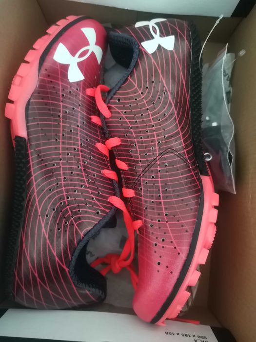 Шпайкове 40;441/2Under Armour