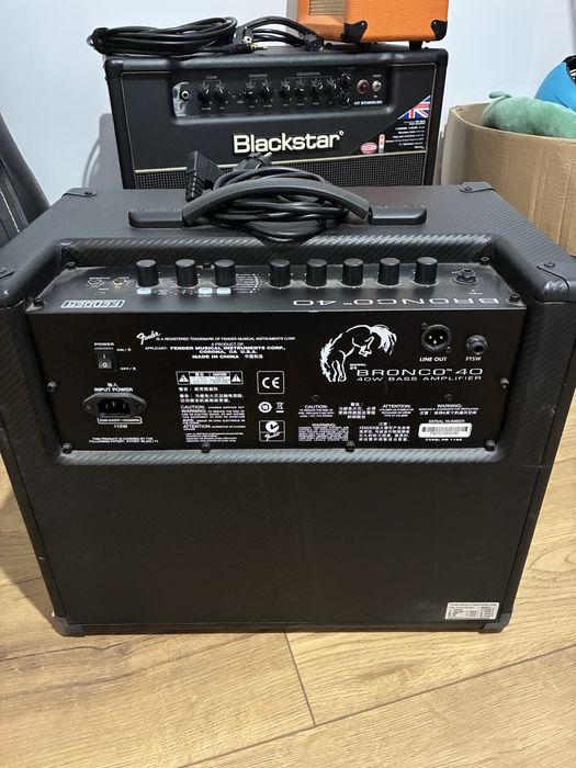 Fender Bronco 40 – amplificator bass 40W, efecte, USB