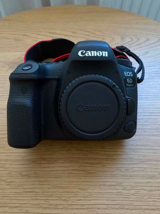 Canon EOS 6D Mark II ( Body )