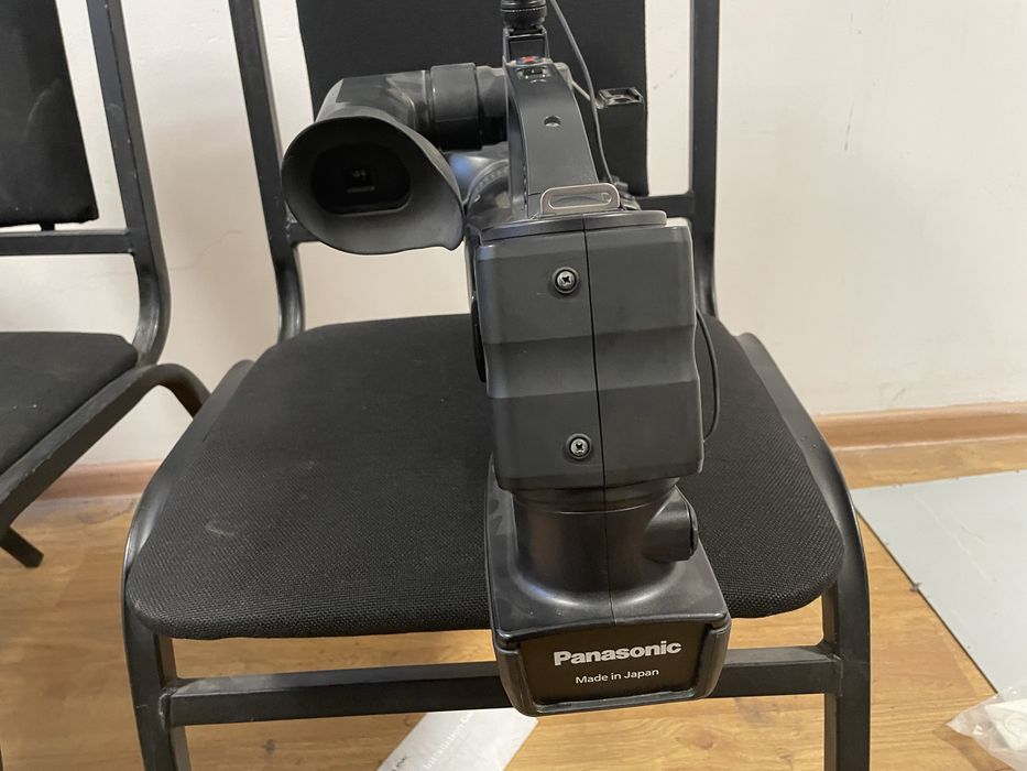 Продам видеокамеру Panasonic HDC-MDH1